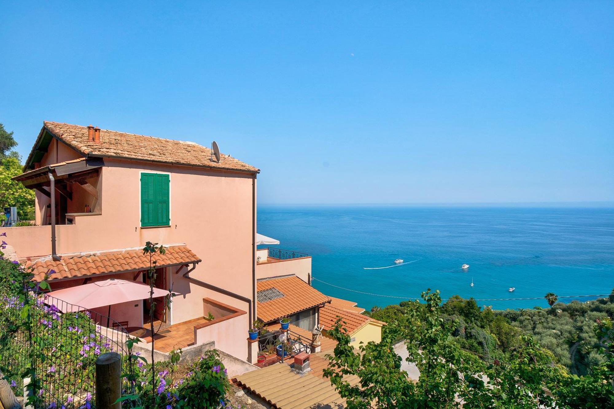 Casa Scotland Apartment Ventimiglia Exterior photo
